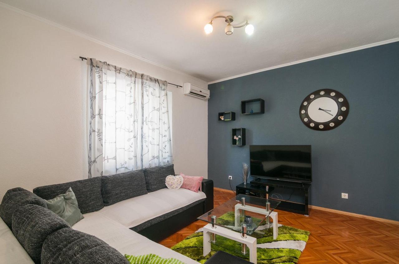 פודגורה Apartman Neven מראה חיצוני תמונה
